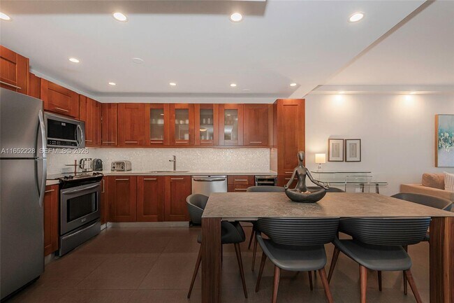 Building Photo - 2301 Collins Ave