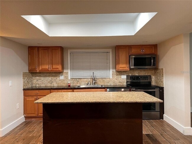 Building Photo - 14715 Bayonne Rd