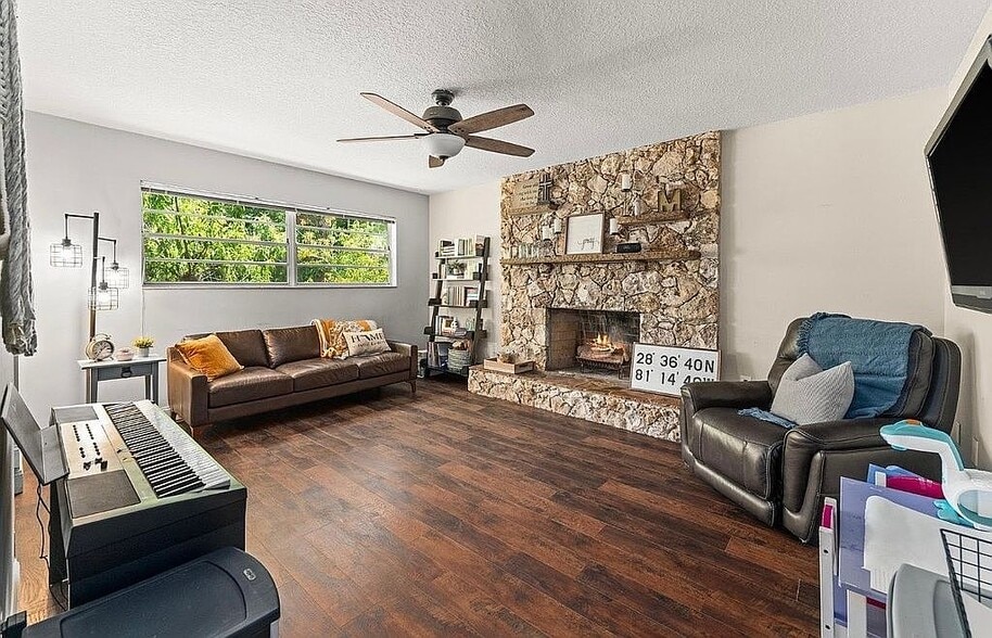 Building Photo - 9781 Lake Georgia Dr