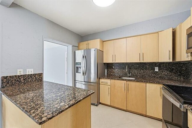Building Photo - 740 E Evanston Cir
