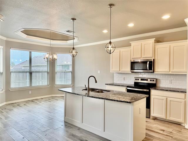 Building Photo - 626 Violet Dr