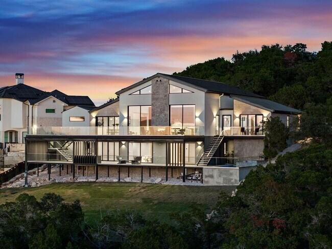 Building Photo - 2714 Lakehurst Rd