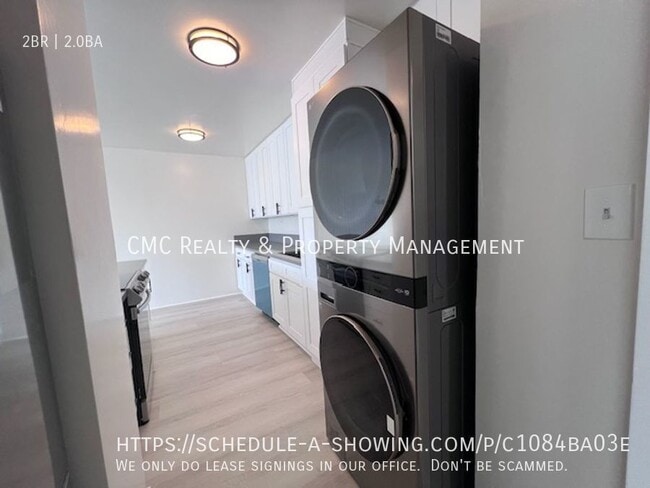 Building Photo - 5400 E The Toledo