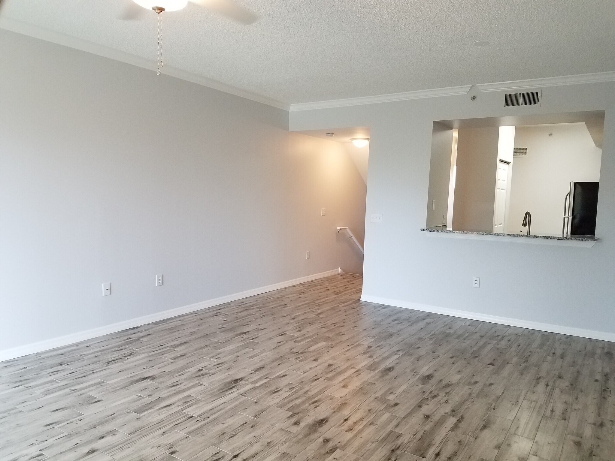 Building Photo - 5692 Bentgrass Dr