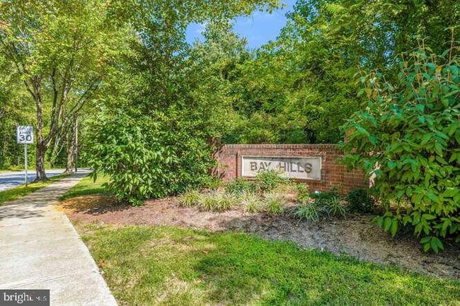 Building Photo - 1226 Quaker Ridge Dr