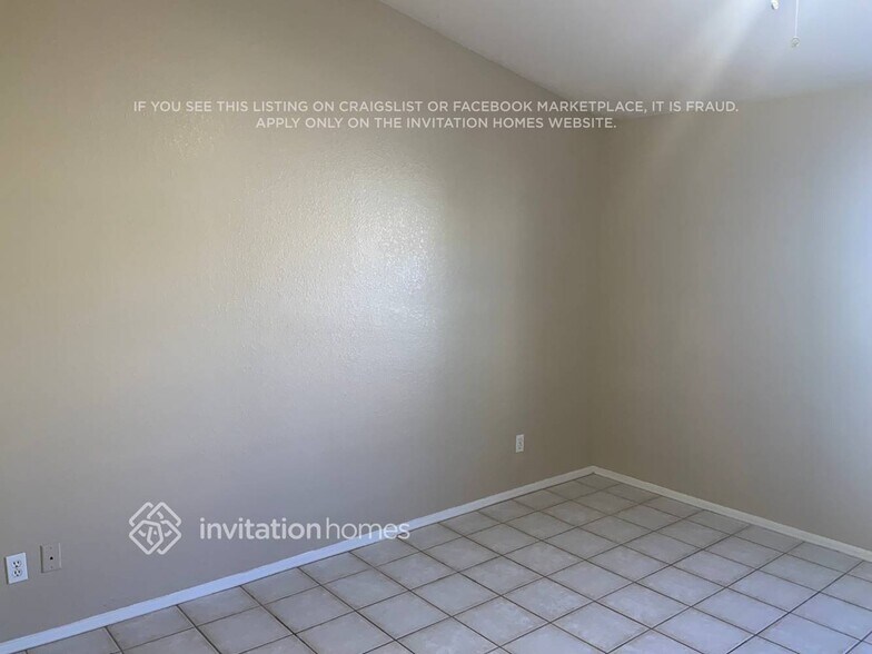 Building Photo - 9212 W Charleston Ave