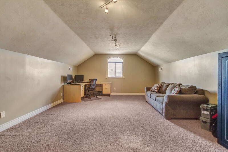 Building Photo - 13866 Markham Peak Cir
