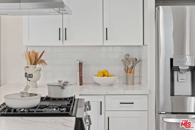 Building Photo - 1224 N Ogden Dr