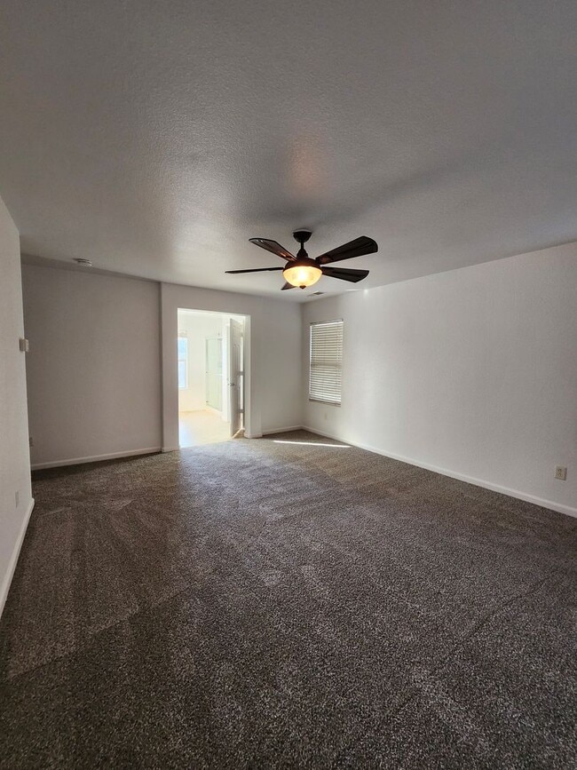 Building Photo - Beautiful Yuba City Home