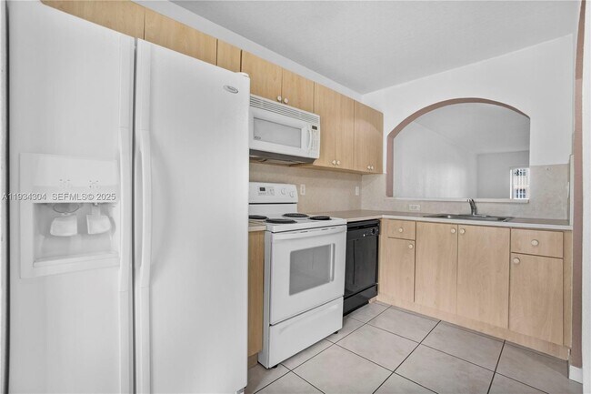 Building Photo - 1250 SE 29th St