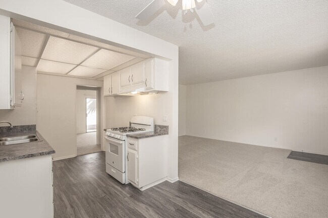 Building Photo - Castilian and Cordova Apartment Homes