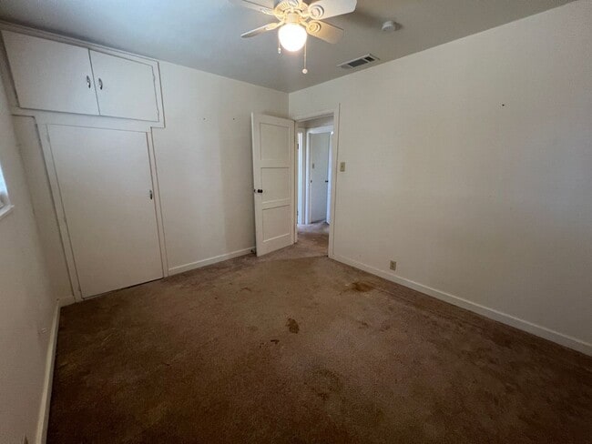 Building Photo - 11914 Rawson Rd