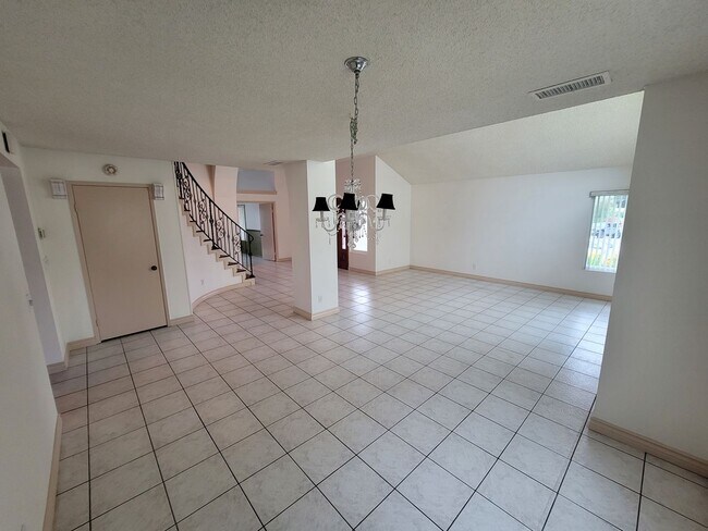 Building Photo - Beautiful 5 Bedroom La Habra Home
