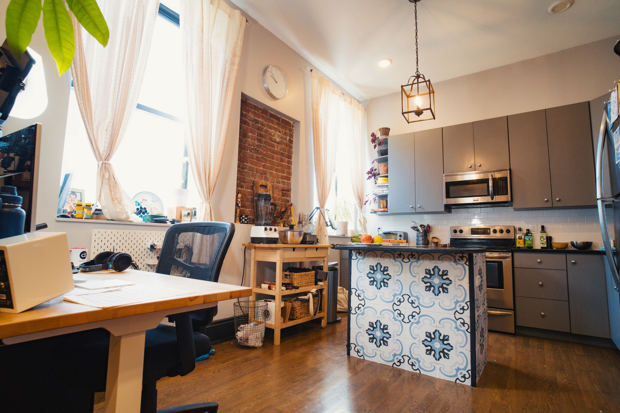 Building Photo - 444 Western Ave