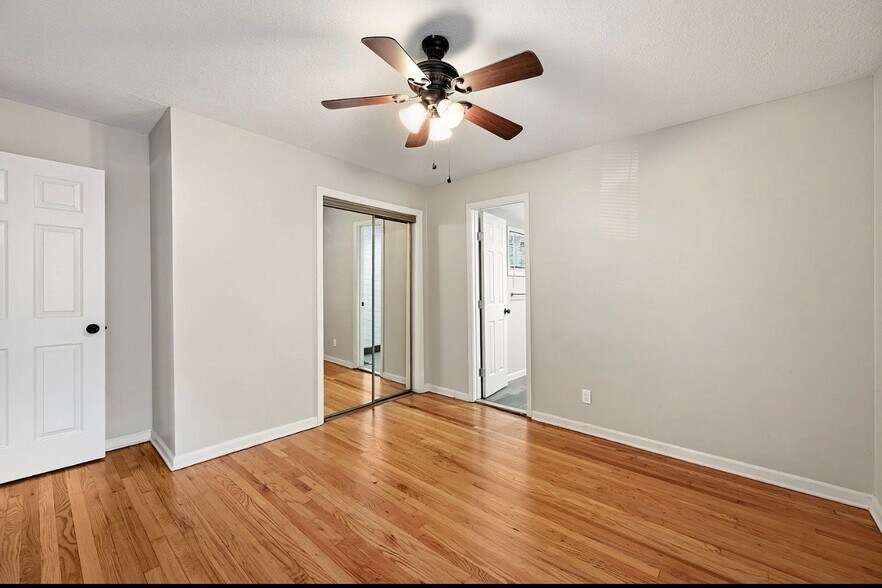 Building Photo - 7317 Elm Ave