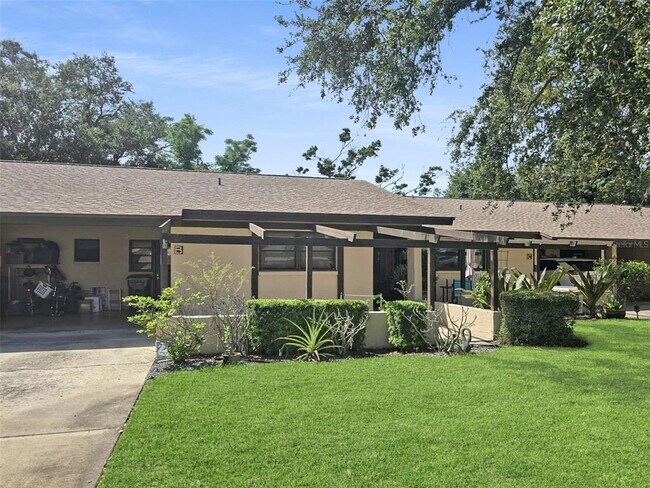 Primary Photo - 6107 Evergreen Cir
