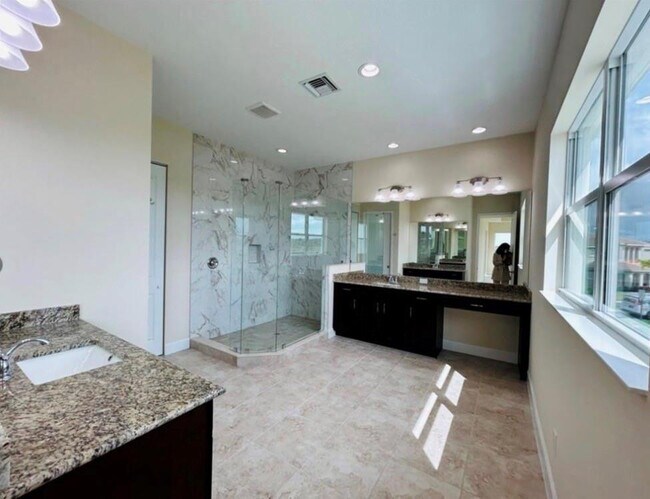 Building Photo - 5199 Liberty Ln