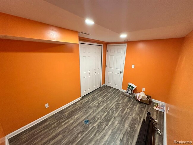 Building Photo - 41729 Broquet Dr
