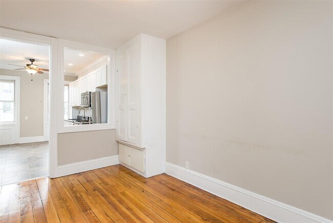 Building Photo - 351 7th St
