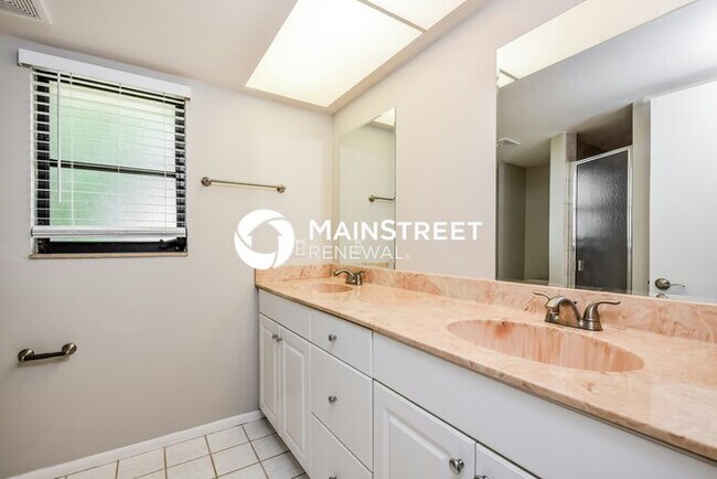 Building Photo - 3 Bedroom Pet-Friendly Home in Cape Coral, FL with Main Street Renewal