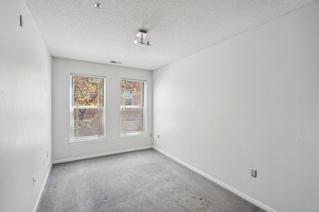 Building Photo - 675 N 1st St