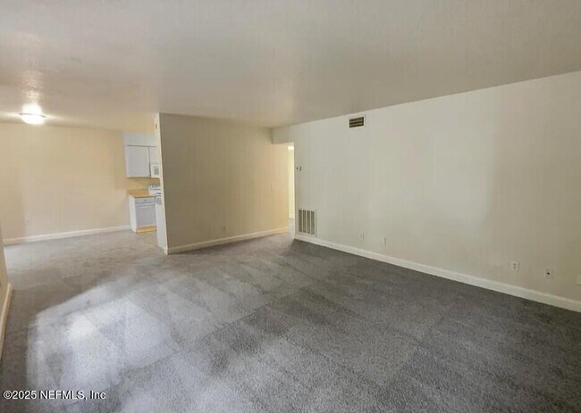 Building Photo - 1800 Park Ave