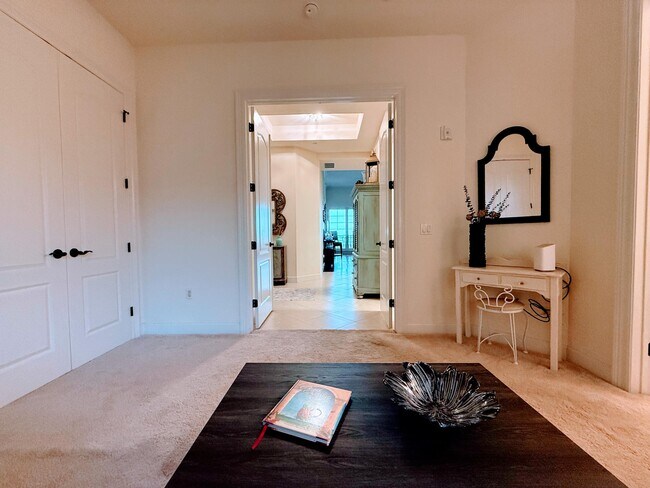 Building Photo - 20 Orange Ave