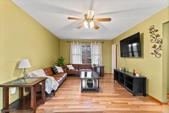 Building Photo - 2422 Cedar Crest Dr