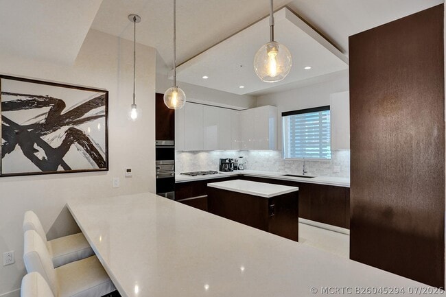 Building Photo - 3040 N Ocean Blvd