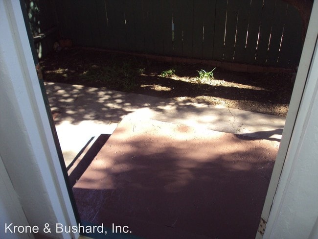 Building Photo - 821 Agate St