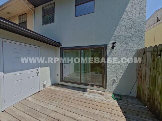 Building Photo - Spacious Dog-Friendly Townhome | Minutes from Eglin AFB & Hurlburt Field