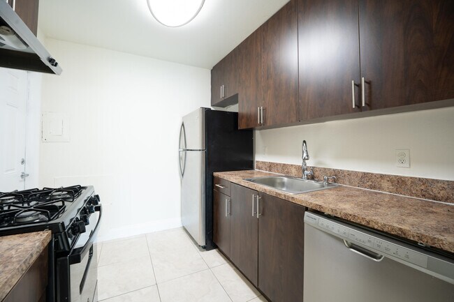 Building Photo - 201 SW 7th St