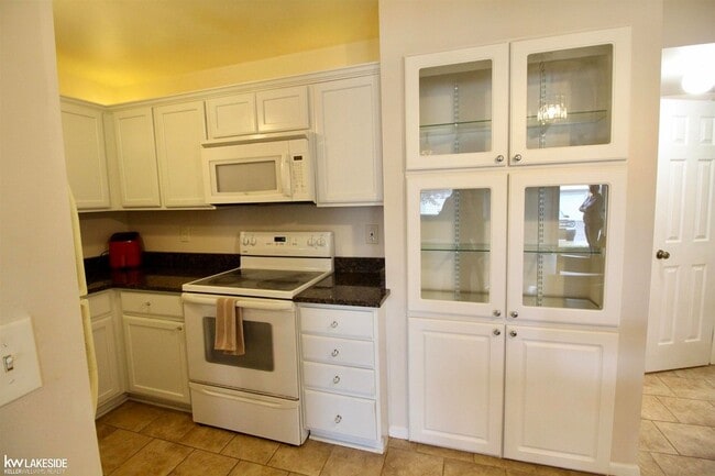 Building Photo - 29408 Maurice Ct