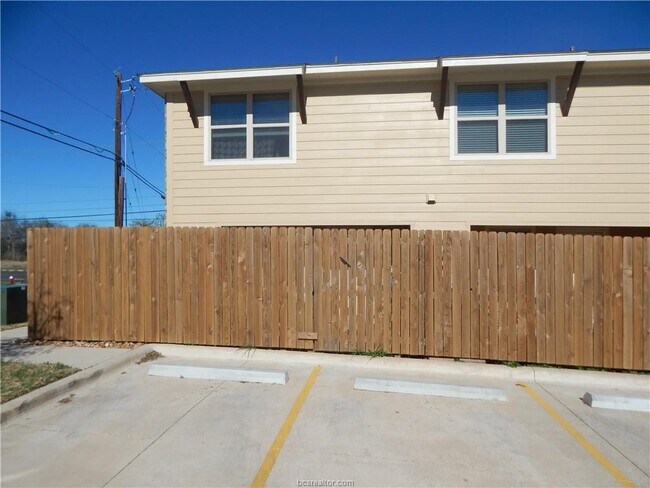 Building Photo - 3500 S College Ave