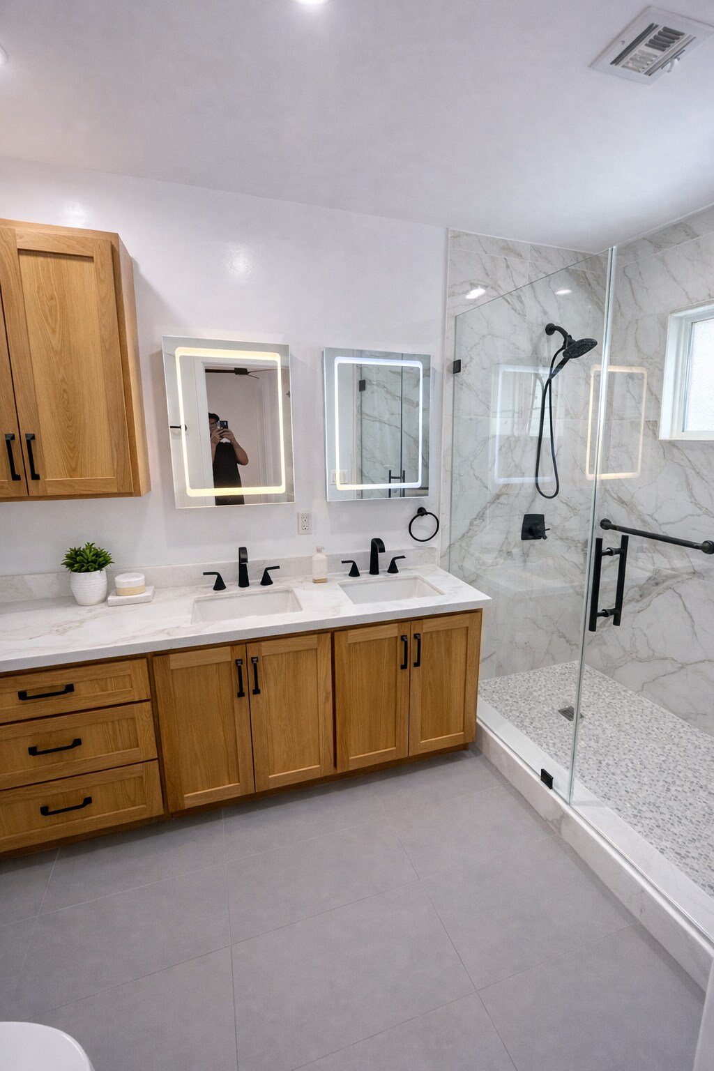 Building Photo - 1847 Stearns Dr