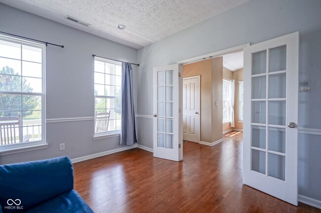 Building Photo - 952 Helston Ave