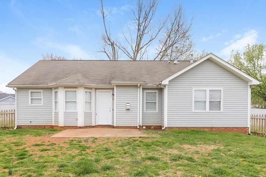 Building Photo - 6705 Rain Creek Way