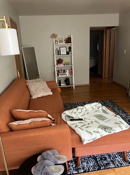 Building Photo - 6723 W Bluemound Rd