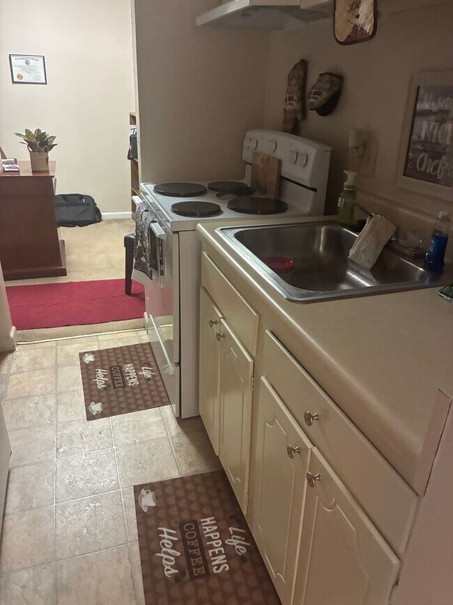 Building Photo - Oakland Square Apartments, Hampton