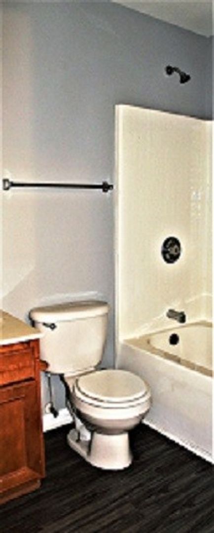 Building Photo - 3BR/2.5BA Townhome in Cobblestone Cove, Move In Ready - Paint and Flooring is new