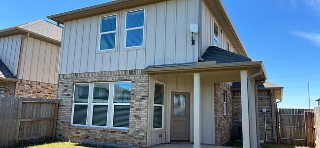 Building Photo - 1003 Tillman Ln