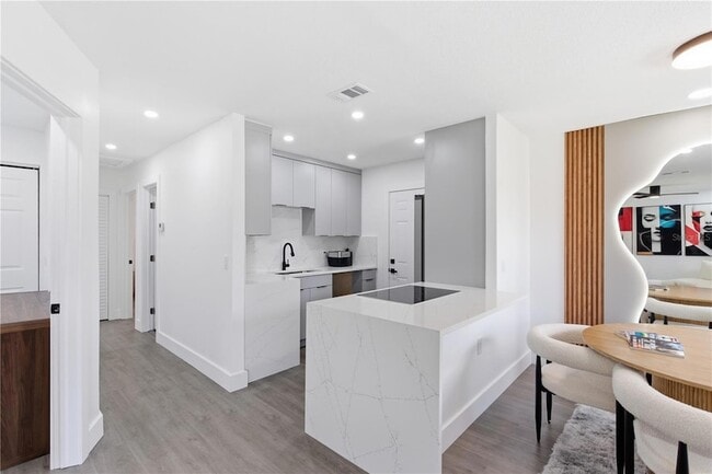 Building Photo - 6713 S Mascotte St