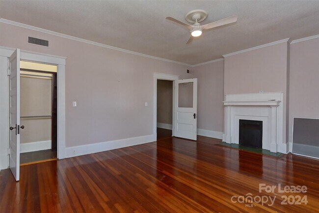 Building Photo - 807-809 W Franklin St