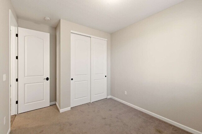 Building Photo - Modern 3-Bed 2-Bath Home in Cherry Creek School District!