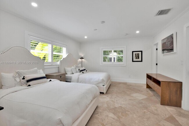 Building Photo - 6140 SW 90th St