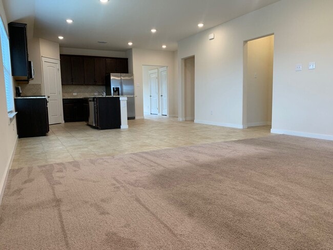 Building Photo - The Perfect Blend of Space & Location – 5 Beds Near Alliance