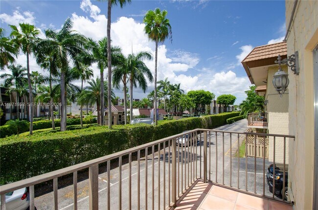 Building Photo - 8650 SW 109th Ave