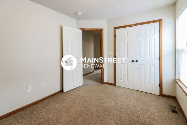 Building Photo - 3 Bedroom Pet-Friendly Home in GRAIN VALLE...