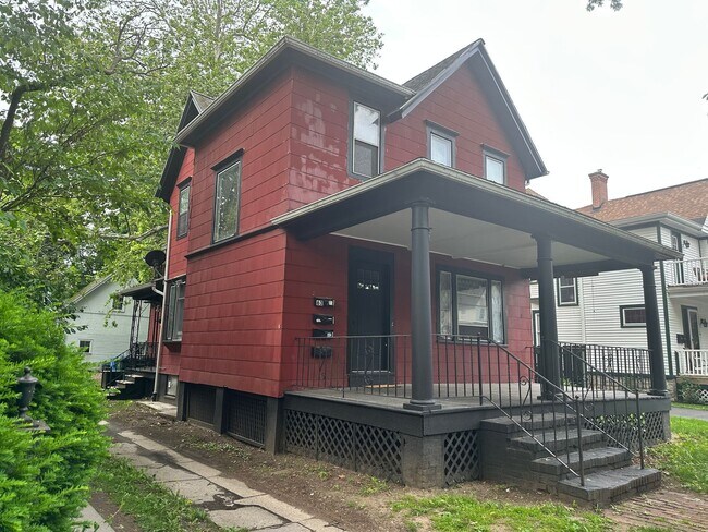 Building Photo - 63 Brighton St