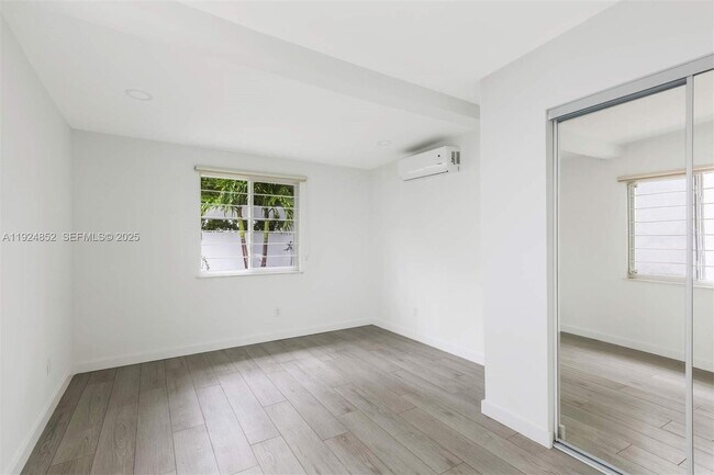 Building Photo - 623 NE 61st St